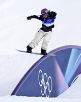 女子スロープスタイル決勝　滑走する村瀬心椛＝リビーニョ（共同）