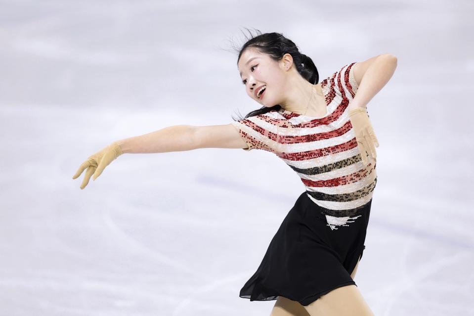 　女子ＳＰ　演技する中井亜美＝ミラノ（共同）