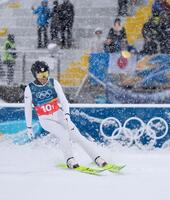 男子団体スプリント　前半飛躍を終えた渡部暁斗