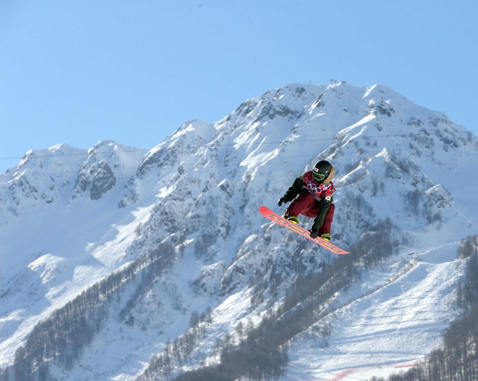 ソチ五輪でエアを披露する角野友基＝２０１４年