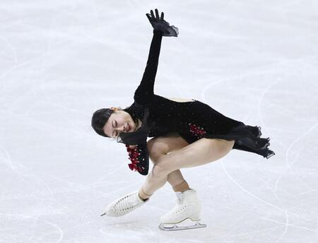 女子フリー　演技する李海仁＝ミラノ（共同）