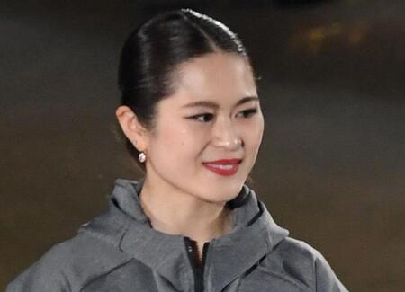 坂本花織が涙の銀　「今すぐにでもハグしたい」平昌、北京を戦った宮原知子さん、樋口新葉もねぎらい「胸張って」「本当に尊敬」