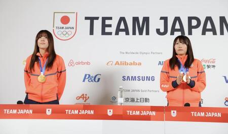 　会見する深田茉莉（左）と村瀬心椛（撮影・吉澤敬太）