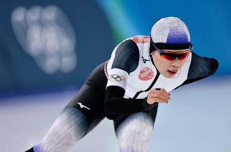 滑走する佐藤綾乃（共同）