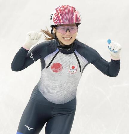 準決勝進出を決め、喜ぶ長森遥南（撮影・吉澤敬太）