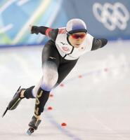 力走する高木美帆（撮影・吉澤敬太）