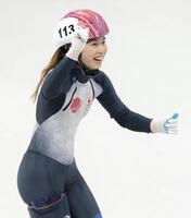 準決勝進出を決め喜ぶ長森遥南（撮影・吉澤敬太）