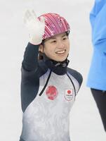 準決勝進出を決め喜ぶ長森遥南（撮影・吉澤敬太）