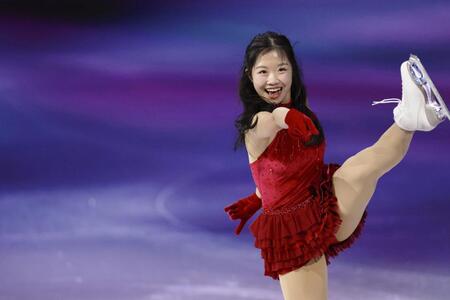 　エキシビションで演技する中井亜美＝ミラノ（共同）