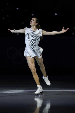 　エキシビションのオープニングに登場したカロリナ・コストナーさん＝ミラノ（共同）