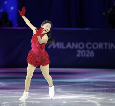 キュートに舞う中井亜美（撮影・吉澤敬太）