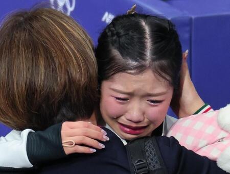 女子フリー　銅メダルを獲得し涙を流す中井亜美