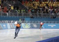 大逃げするオランダのベルグスマ（撮影・吉澤敬太）