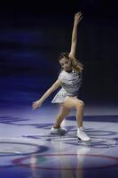 　エキシビションのオープニングに登場したカロリナ・コストナーさん＝ミラノ（共同）