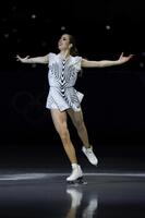 　エキシビションのオープニングに登場したカロリナ・コストナーさん＝ミラノ（共同）