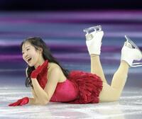 キュートに舞う中井亜美（撮影・吉澤敬太）