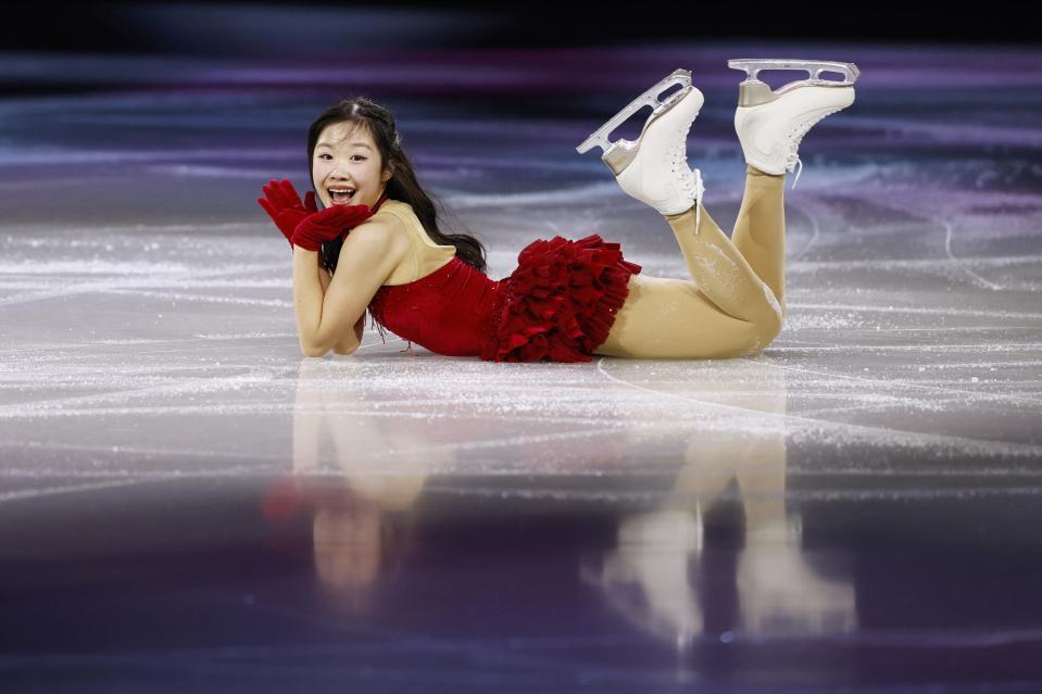 　エキシビションで演技する中井亜美＝ミラノ（共同）