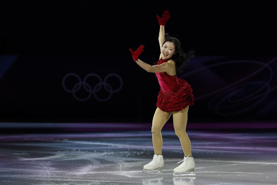 　エキシビションで演技する中井亜美＝ミラノ（共同）