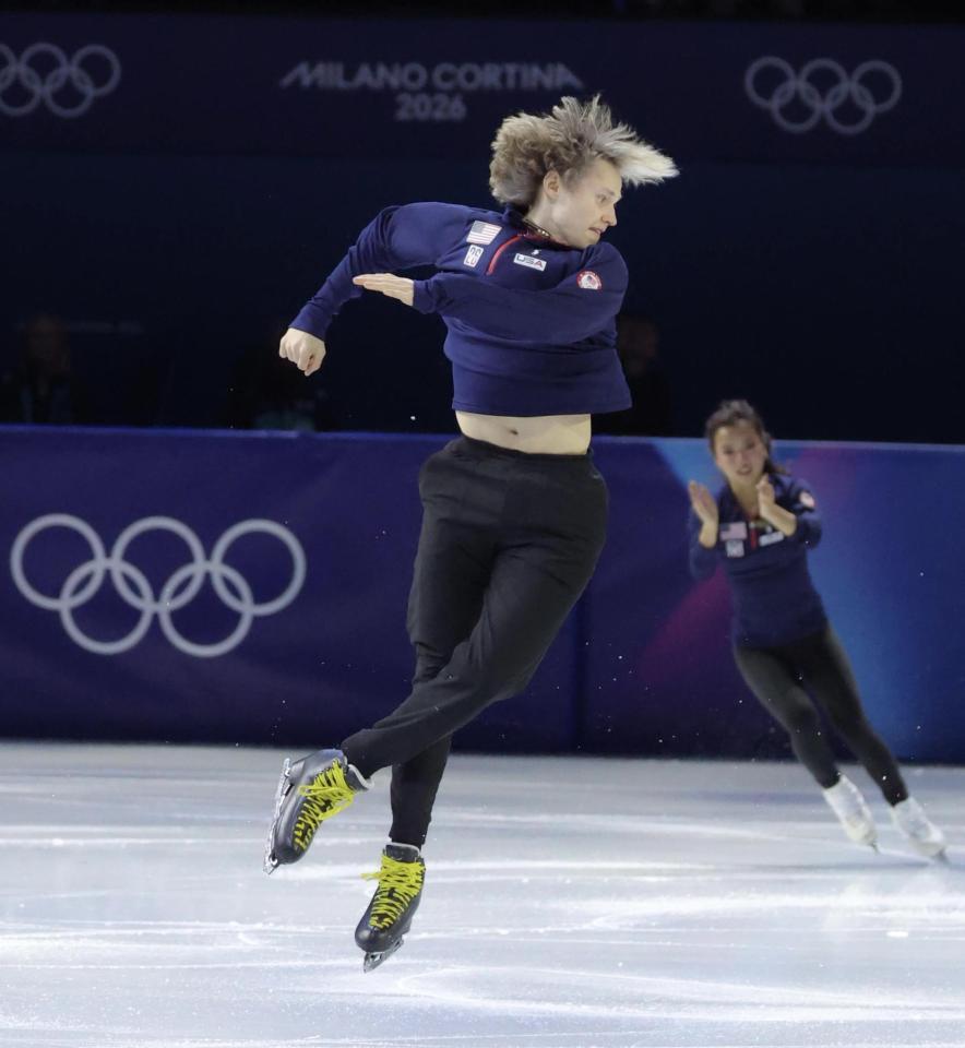 ジャンプで魅せる米国のイニア・マリニン（撮影・吉澤敬太）