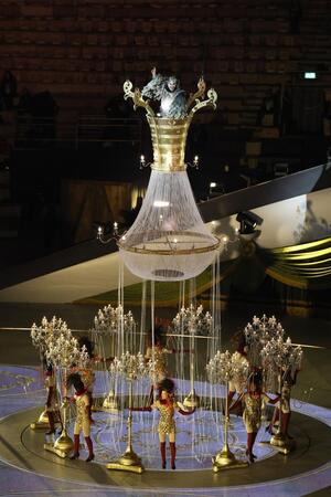 　閉会式のアトラクション＝22日、イタリア・ベローナ（共同）