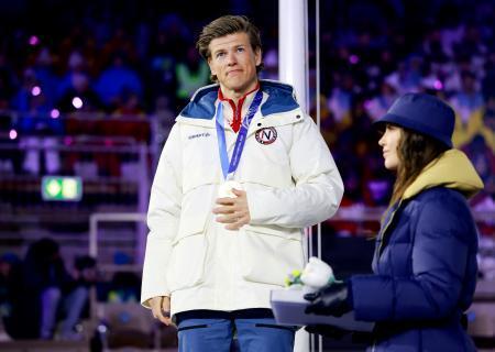 クレボ、六つ目「金」に笑顔　スキー距離で全６種目制覇