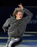 エキシビションで演技するイリア・マリニン