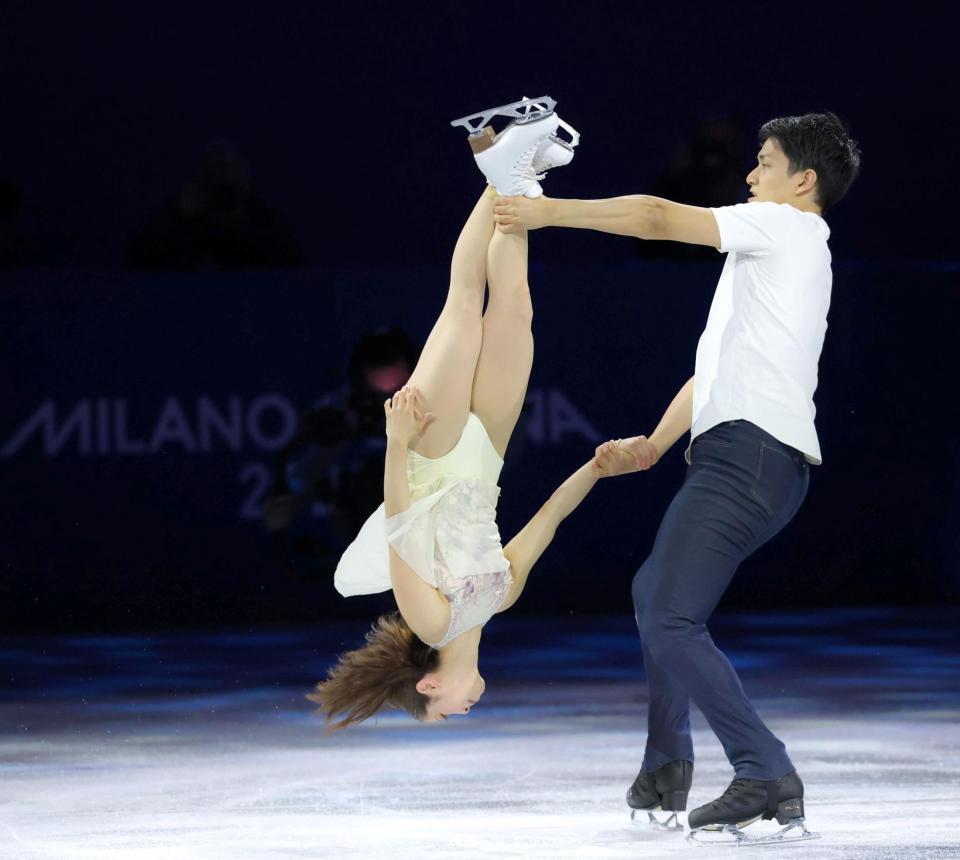 ダイナミックな演技で観衆を沸かす三浦璃来（左）、木原龍一組（撮影・吉澤敬太）