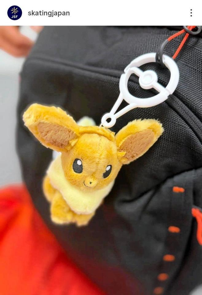 　木原のリュックにつけられたイーブイ。日本スケート連盟の公式インスタグラム（ｓｋａｔｉｎｇｊａｐａｎ）より