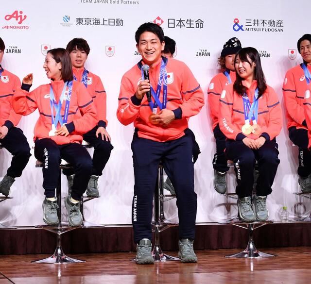 りくりゅう　帰国会見も息ぴったり！