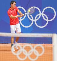 　練習する錦織圭（撮影・吉澤敬太）