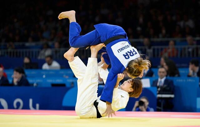 投げ  オリンピック 角田夏実が3戦連続一本勝ちで4強入り 23年世界銀の地元ブクリを