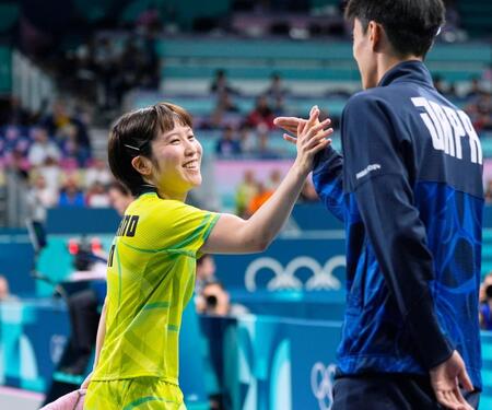 　女子シングルス１回戦でイタリア選手に勝利し、笑顔の平野美宇（共同）
