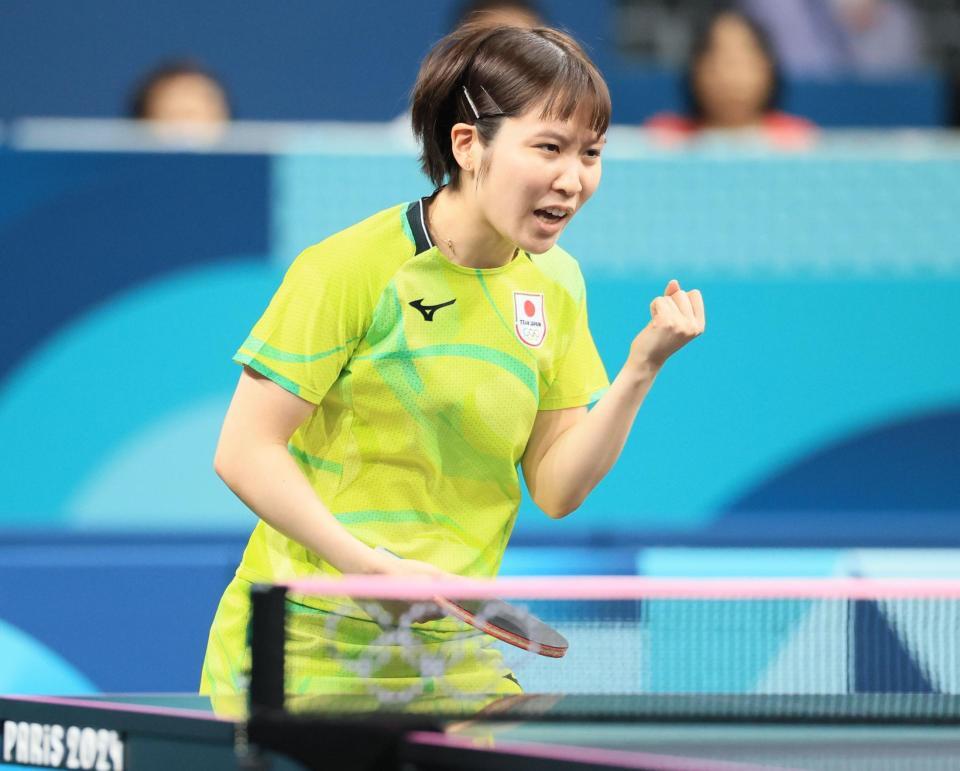 　ポイントを奪い、ほえる平野美宇（撮影・吉澤敬太）