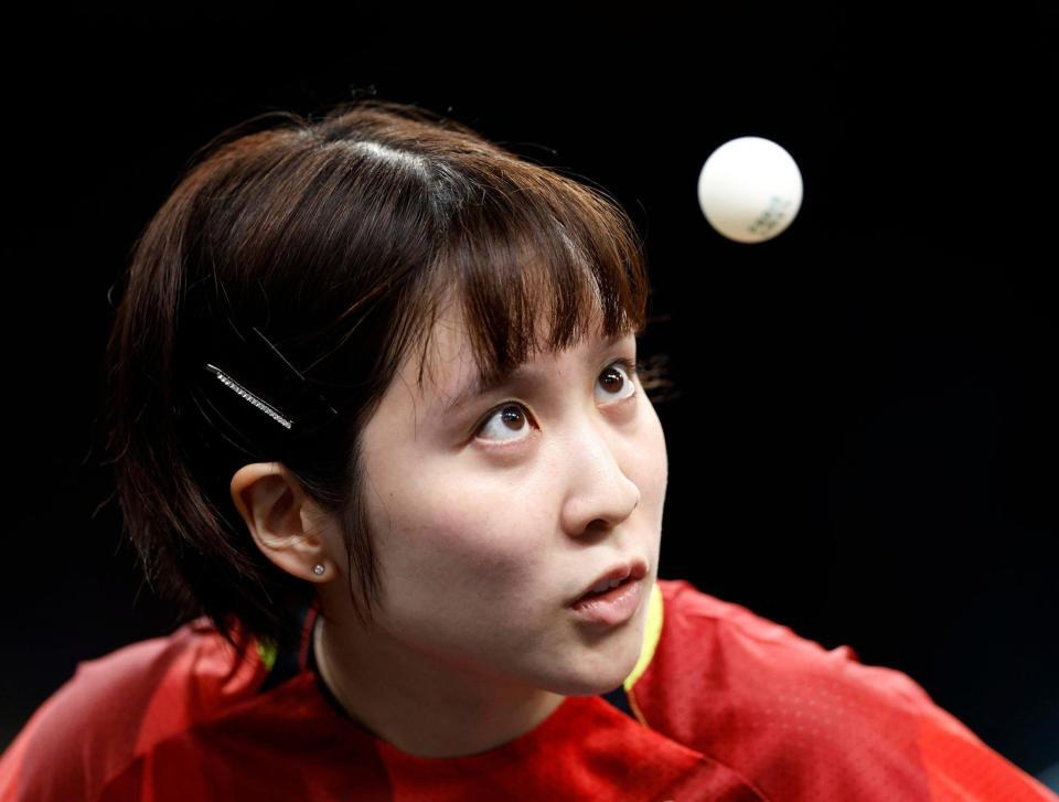 　女子シングルス２回戦で香港選手と対戦する平野美宇（共同）