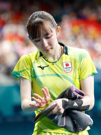 　女子シングルス準決勝で敗れた早田ひな（共同）