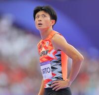 　陸上男子４００ｍ予選を走り終えタイムを見る佐藤拳太郎（撮影・吉澤敬太）