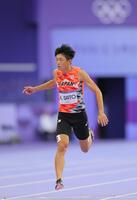 　陸上男子４００ｍ予選で力走する佐藤拳太郎（撮影・吉澤敬太）