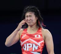 　３位決定戦を制し、顔をくしゃくしゃにさせる尾崎野乃香（撮影・中田匡峻）