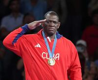 レスリング男子 41歳のキューバ選手が前人未到の五輪5連覇