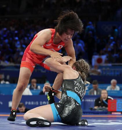 　１回戦を突破した桜井つぐみ（上）＝撮影・中田匡峻