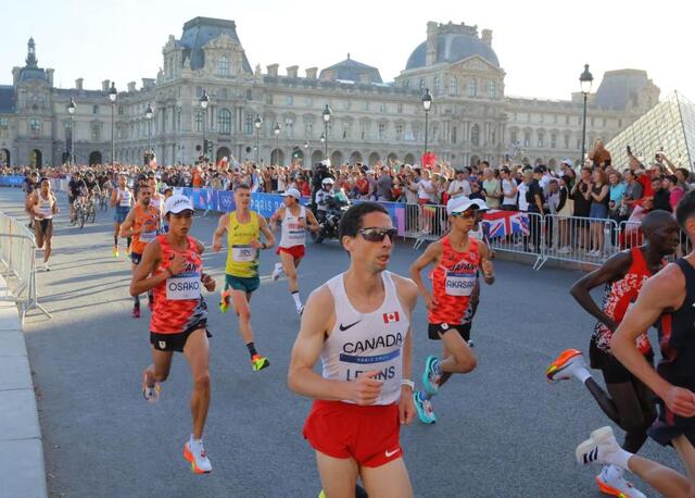 マラソン男子 キプチョゲの五輪3連覇に暗雲 脇腹を押さえて失速する