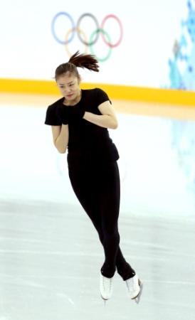 入念にジャンプの練習をするキム・ヨナ（撮影・飯室逸平）