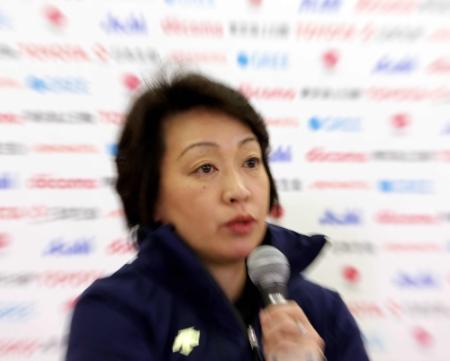 ソチ五輪を振り返り総括する橋本聖子団長＝ソチ（撮影・飯室逸平）〓〓