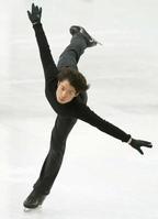 　公式練習で調整する町田樹（共同）