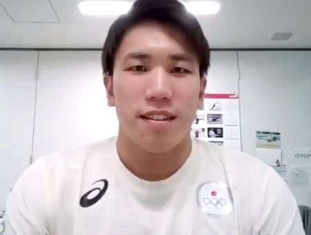 　オンラインで取材に応じる競泳男子の松元克央＝２１日午後