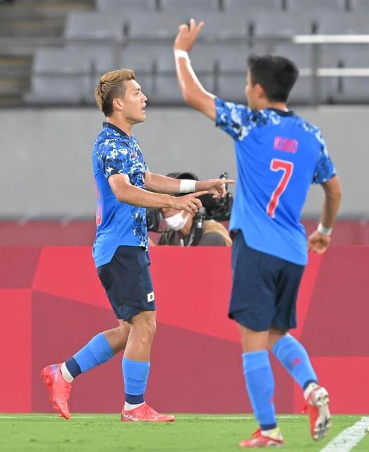 サッカー男子 日本は守る相手に前半０ ０ 南ア戦 林のシュートはオフサイド 東京五輪 デイリースポーツ Online