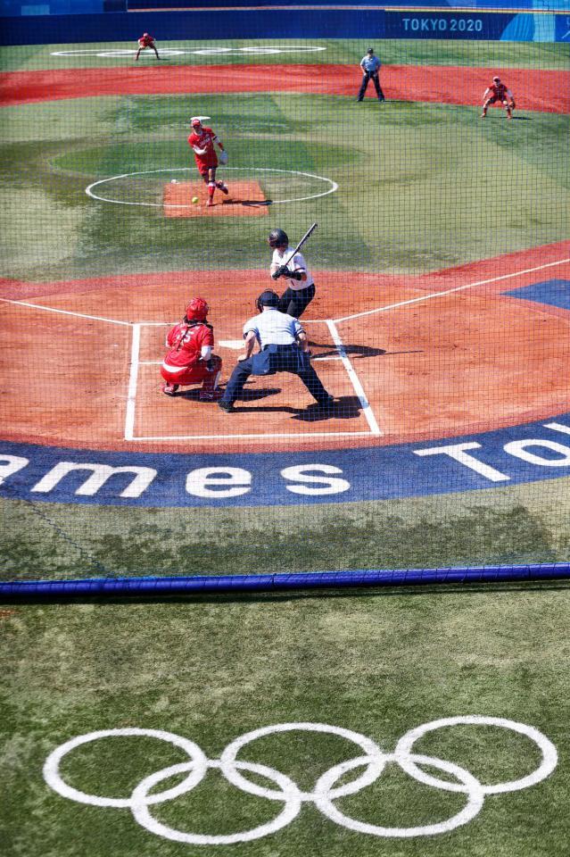 日本－カナダ戦が行われた横浜スタジアムのグラウンドに描かれた五輪マーク