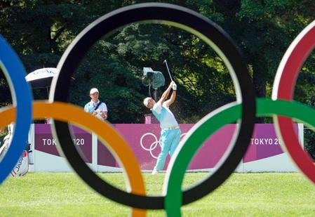 　練習ラウンドで調整する松山英樹