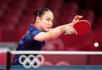 　中国戦の第２試合でプレーする伊藤美誠