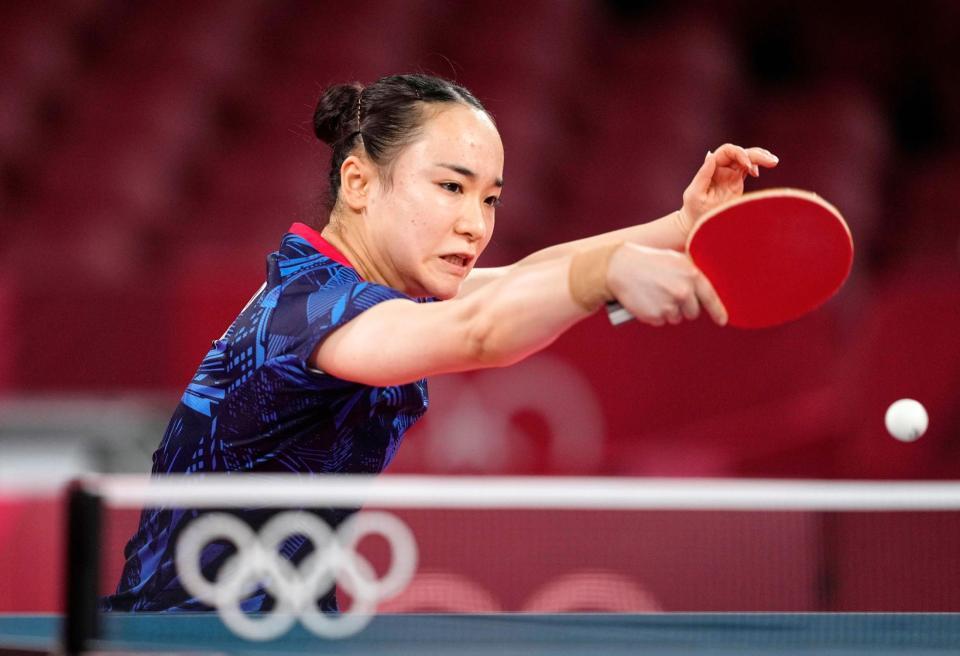 　中国戦の第２試合でプレーする伊藤美誠